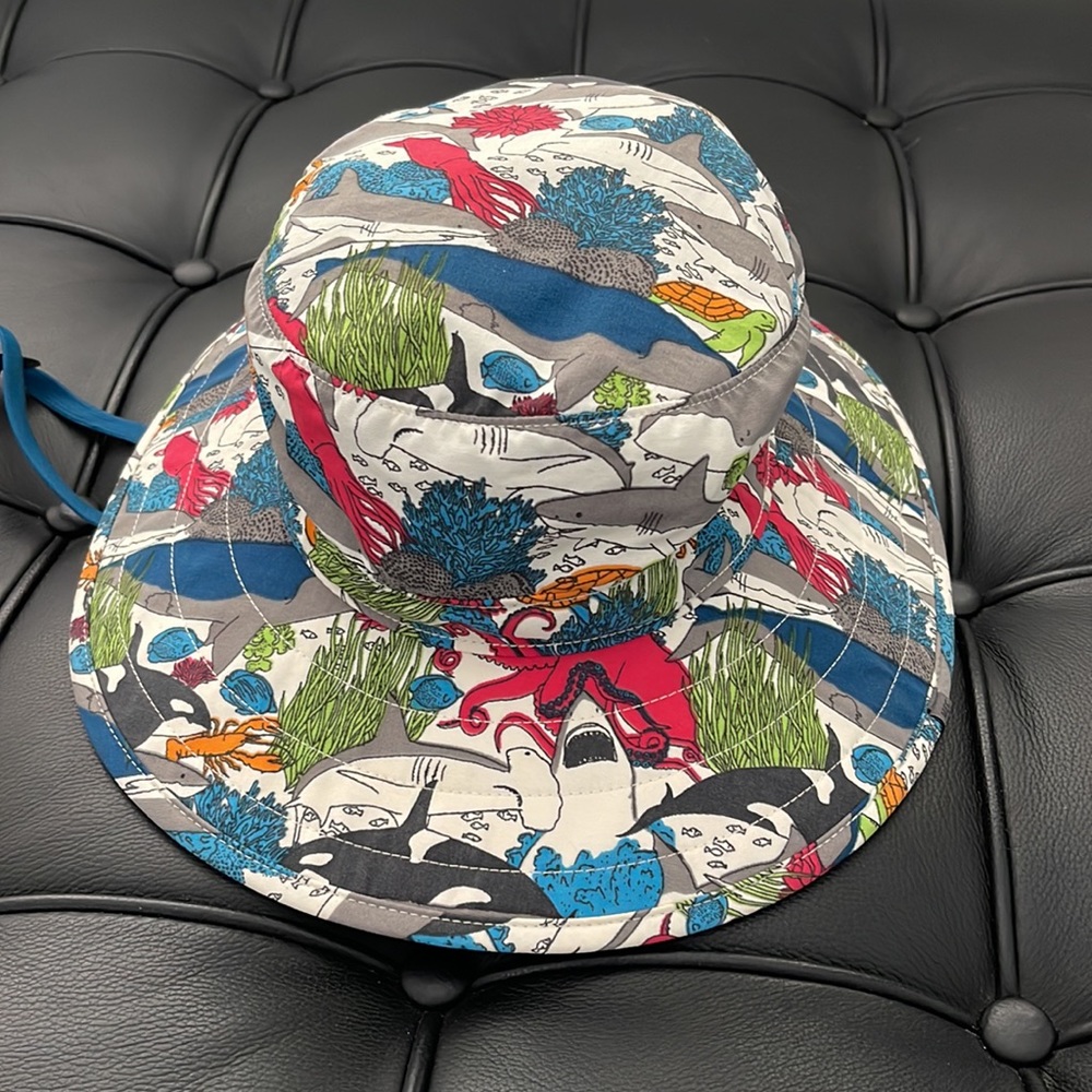 5/$5 Sun hat. Size M.